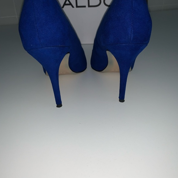 Blue shade shoes - Picture 3 of 7